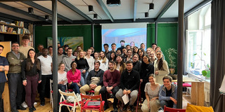 Gruppenfoto des Kurses "International Coworking and Entrepreneurial Management" im Sommersemster 2023 in Prag.
