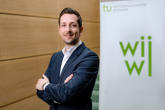 Foto JProf. Dr. Simon Hensellek